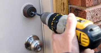 Security Locksmith Services Cleveland, OH 216-654-9514 Security Locksmith Services Cleveland, OH 216-654-9514 - 13-Key-Broke-In-Lock